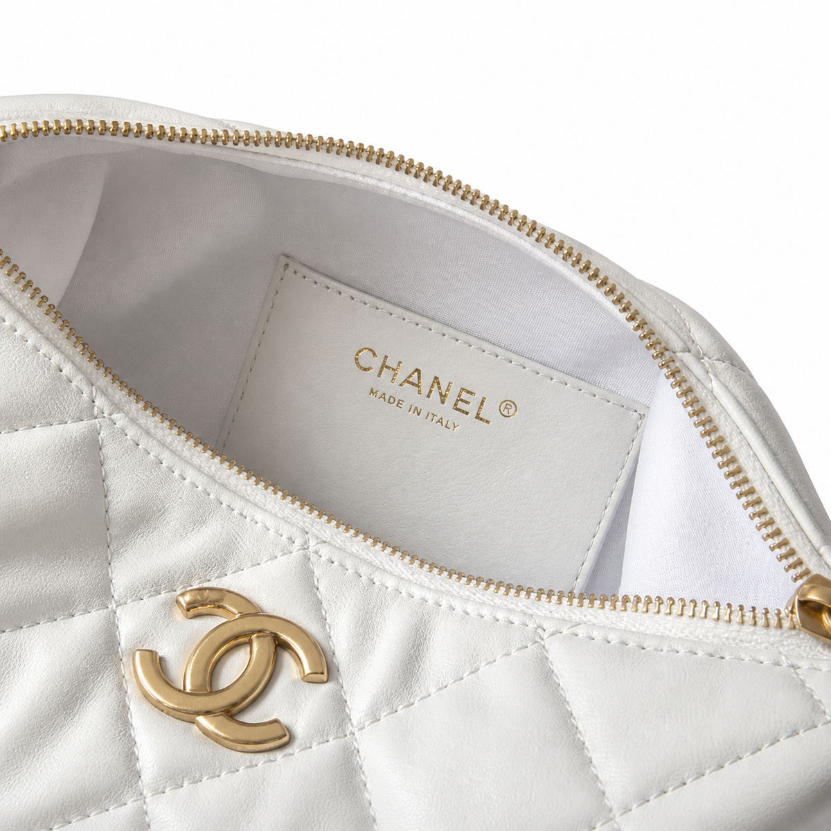 Chanel White Quilted Chain Shoulder Bag
