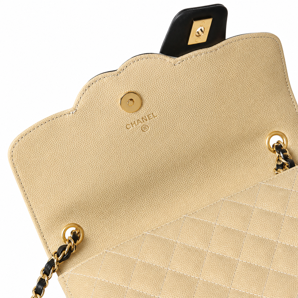 Chanel Diamond Quilted Crossbody Bag